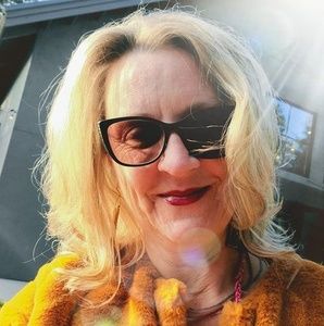 Meet your Posher, Casey